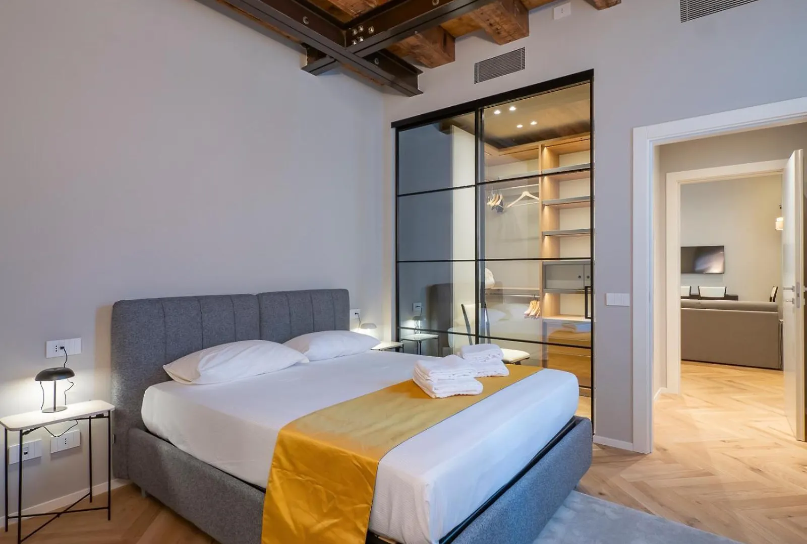 Xenia Apartments - Modern Suite In Sant'Ambrogio Milan